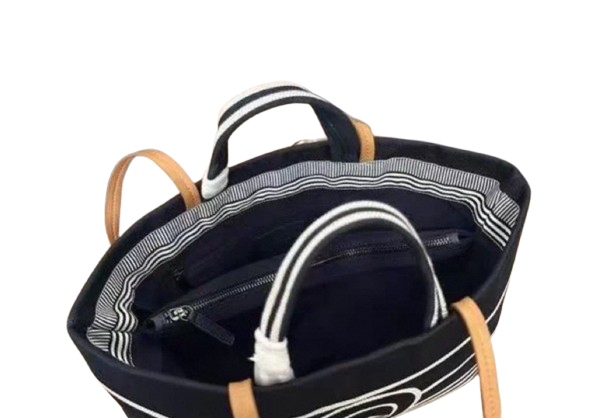 Jonniè Tote Bag